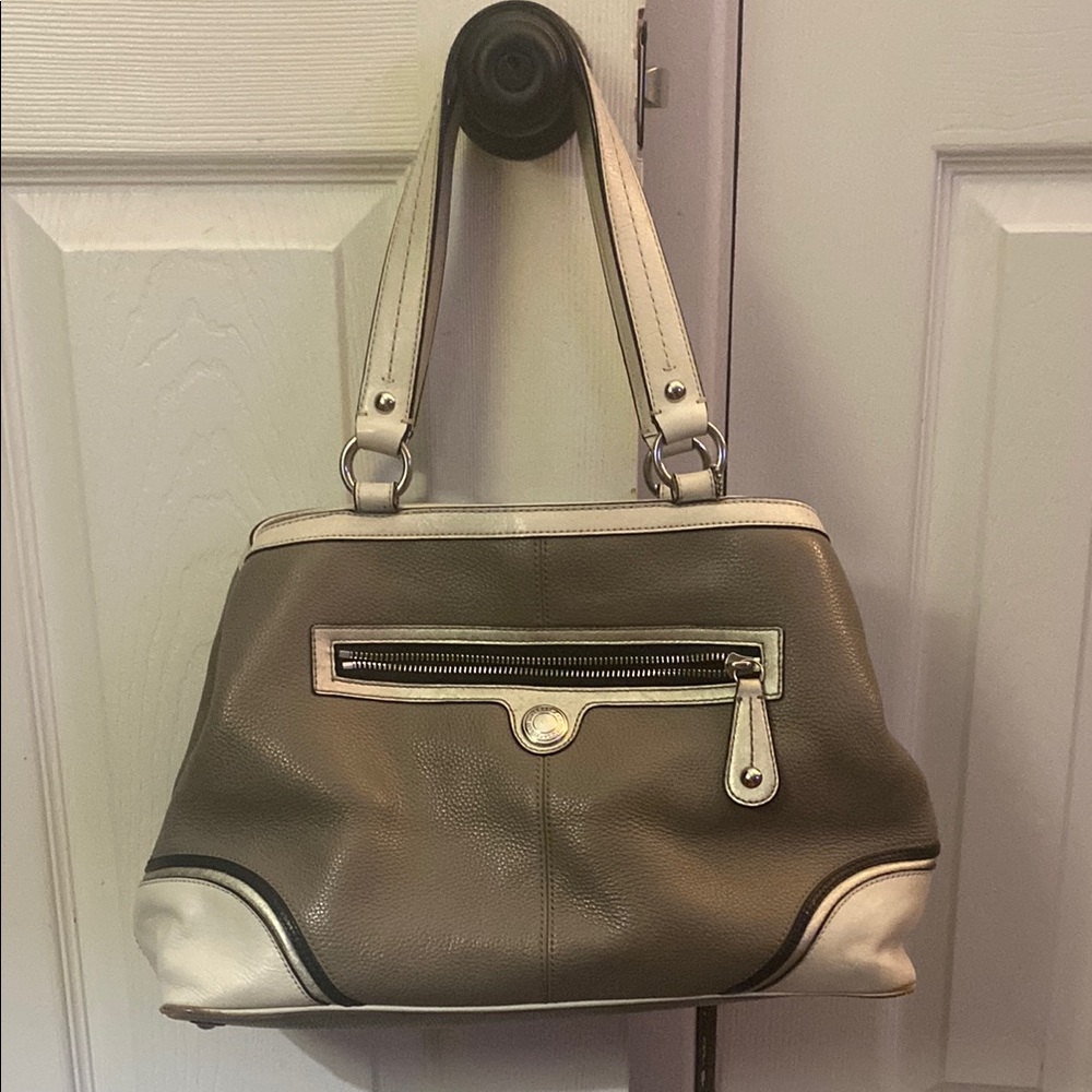 Coach Gray and White Shoulder Bag with Structured Design